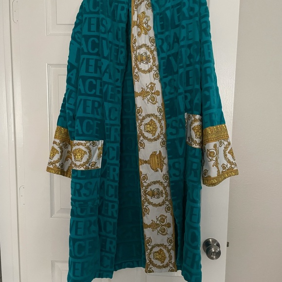 Versace robe - Picture 4 of 5